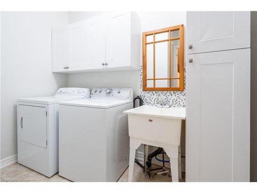 52 Browview Drive, Hamilton, ON - Indoor Photo Showing Laundry Room