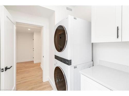 Main-34 Crooks Street, Hamilton, ON - Indoor Photo Showing Laundry Room