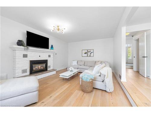 385 Kerman Avenue, Grimsby, ON - Indoor Photo Showing Living Room With Fireplace