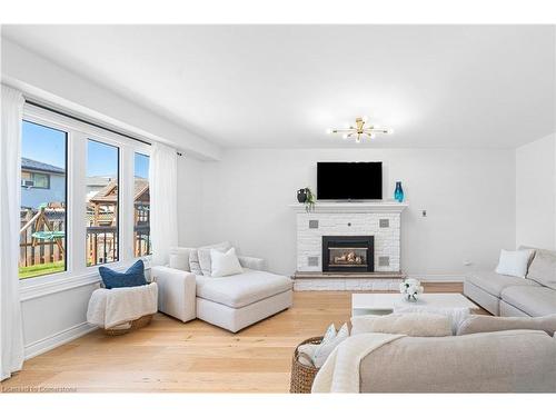 385 Kerman Avenue, Grimsby, ON - Indoor Photo Showing Living Room With Fireplace