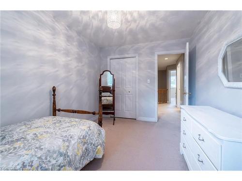 31-10 Cadham Boulevard, Hamilton, ON - Indoor Photo Showing Bedroom