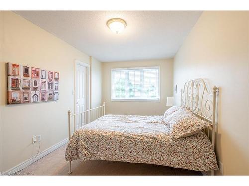 31-10 Cadham Boulevard, Hamilton, ON - Indoor Photo Showing Bedroom