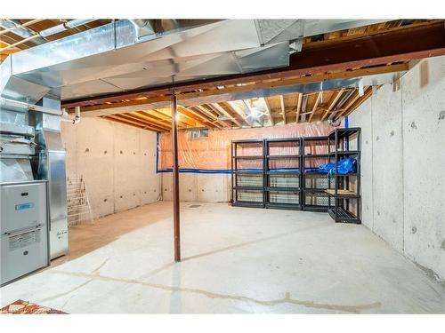 31-10 Cadham Boulevard, Hamilton, ON - Indoor Photo Showing Basement