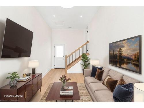 2Nd Floor-34 Crooks Street, Hamilton, ON - Indoor Photo Showing Living Room