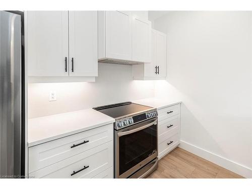 2Nd Floor-34 Crooks Street, Hamilton, ON - Indoor Photo Showing Kitchen With Upgraded Kitchen