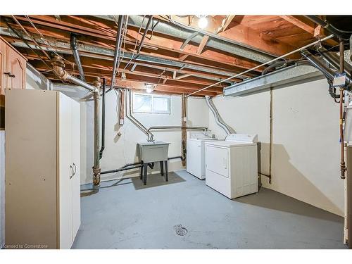 6 Grandfield Street, Hamilton, ON - Indoor Photo Showing Other Room