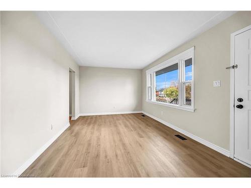 6 Grandfield Street, Hamilton, ON - Indoor Photo Showing Other Room