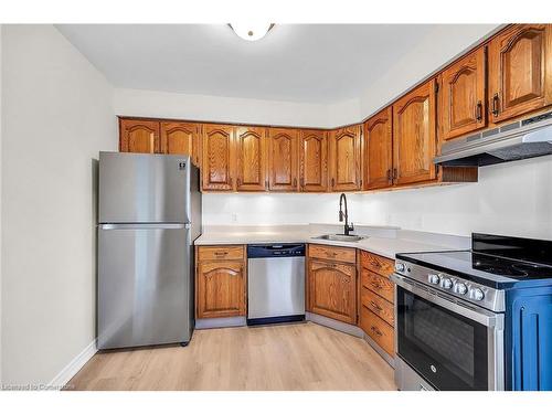 6 Grandfield Street, Hamilton, ON - Indoor Photo Showing Kitchen