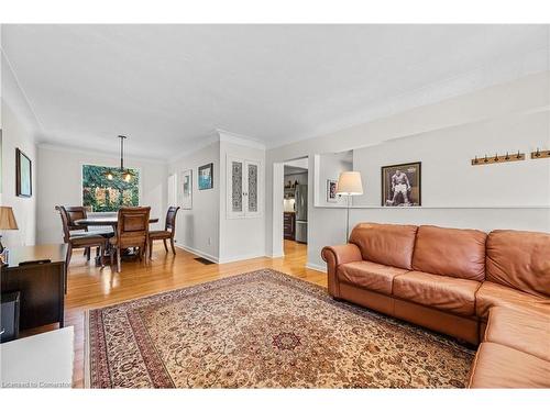 375 Clarendon Drive, Ancaster, ON - Indoor Photo Showing Living Room