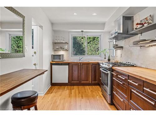 375 Clarendon Drive, Ancaster, ON - Indoor Photo Showing Kitchen