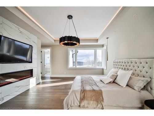 2284 Side 1 Road, Burlington, ON - Indoor Photo Showing Bedroom