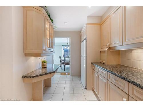 8-4192 Longmoor Drive, Burlington, ON - Indoor Photo Showing Kitchen