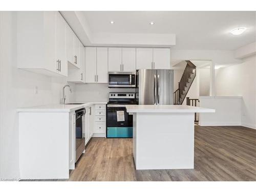 64 Cosmopolitan Common, St. Catharines, ON - Indoor Photo Showing Kitchen With Stainless Steel Kitchen