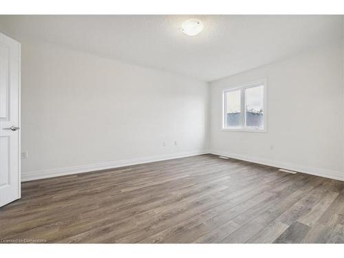 64 Cosmopolitan Common, St. Catharines, ON - Indoor Photo Showing Other Room