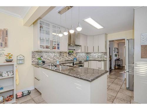 2378 Headon Road, Burlington, ON - Indoor Photo Showing Kitchen With Upgraded Kitchen