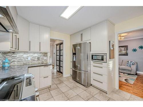 2378 Headon Road, Burlington, ON - Indoor Photo Showing Kitchen With Stainless Steel Kitchen