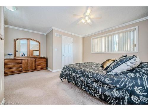 2378 Headon Road, Burlington, ON - Indoor Photo Showing Bedroom