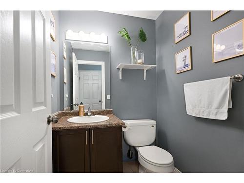 7 Periwinkle Drive, Hannon, ON - Indoor Photo Showing Bathroom