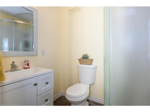 7 Periwinkle Drive, Hannon, ON - Indoor Photo Showing Bathroom