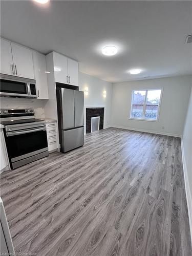 B-299 Ottawa Street N, Hamilton, ON - Indoor Photo Showing Kitchen