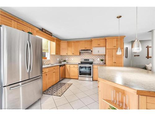 1889 Haldimand Road 17, Cayuga, ON - Indoor Photo Showing Kitchen With Stainless Steel Kitchen