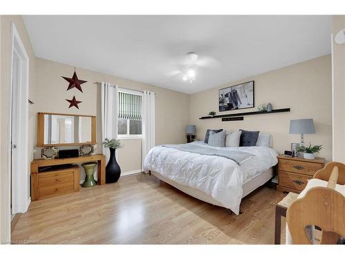 1889 Haldimand Road 17, Cayuga, ON - Indoor Photo Showing Bedroom