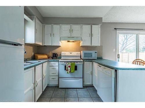 463 Knightsbridge Crescent, Ancaster, ON - Indoor Photo Showing Kitchen