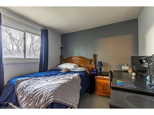 463 Knightsbridge Crescent, Ancaster, ON - Indoor Photo Showing Bedroom