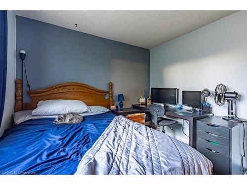 463 Knightsbridge Crescent, Ancaster, ON - Indoor Photo Showing Bedroom