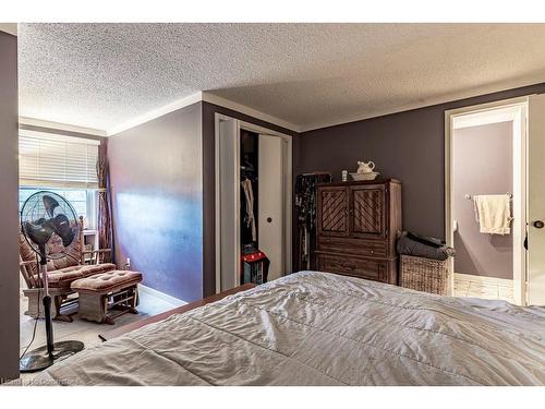 463 Knightsbridge Crescent, Ancaster, ON - Indoor Photo Showing Bedroom