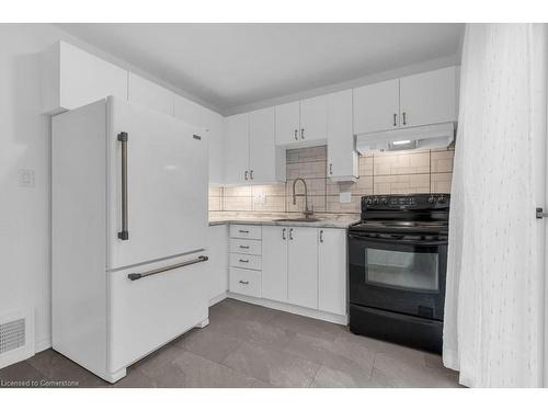 34 Sumach Street, Hamilton, ON - Indoor Photo Showing Kitchen