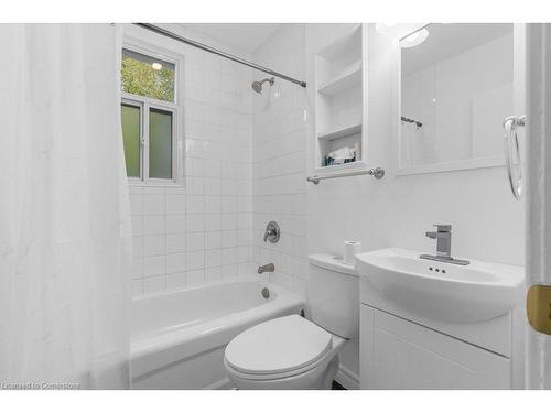 34 Sumach Street, Hamilton, ON - Indoor Photo Showing Bathroom