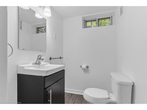 34 Sumach Street, Hamilton, ON - Indoor Photo Showing Bathroom