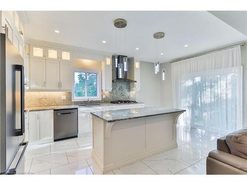 5-1261 Mohawk Road, Ancaster, ON - Indoor Photo Showing Kitchen With Upgraded Kitchen