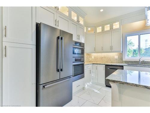 5-1261 Mohawk Road, Ancaster, ON - Indoor Photo Showing Kitchen With Upgraded Kitchen