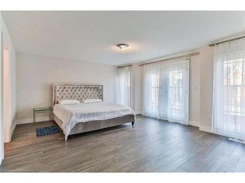 5-1261 Mohawk Road, Ancaster, ON - Indoor Photo Showing Bedroom