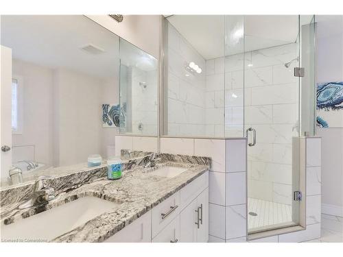 5-1261 Mohawk Road, Ancaster, ON - Indoor Photo Showing Bathroom