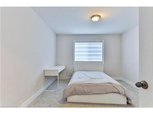 5-1261 Mohawk Road, Ancaster, ON - Indoor Photo Showing Bedroom