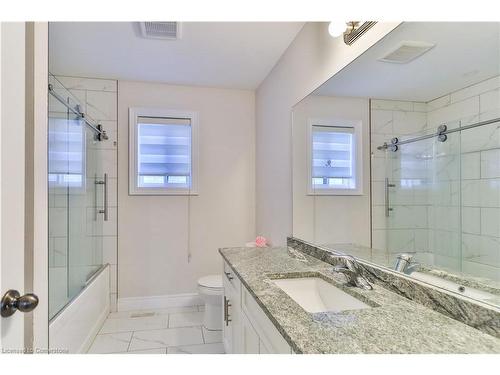 5-1261 Mohawk Road, Ancaster, ON - Indoor Photo Showing Bathroom