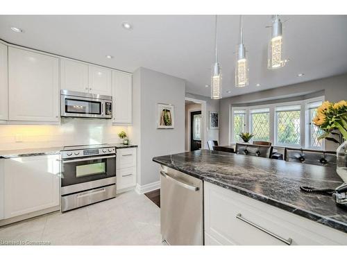 2 Chedoke Avenue, Hamilton, ON - Indoor Photo Showing Kitchen With Upgraded Kitchen