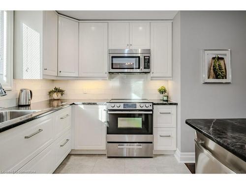 2 Chedoke Avenue, Hamilton, ON - Indoor Photo Showing Kitchen With Upgraded Kitchen