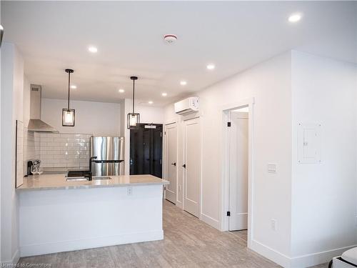 1-284 James Street N, Hamilton, ON - Indoor Photo Showing Kitchen With Upgraded Kitchen