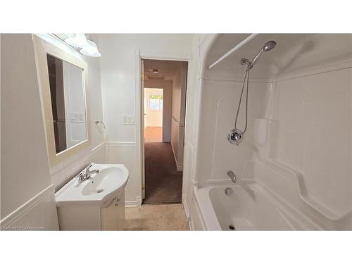 45-151 Linwell Road, St. Catharines, ON - Indoor Photo Showing Bathroom