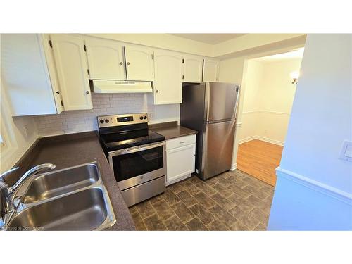 45-151 Linwell Road, St. Catharines, ON - Indoor Photo Showing Kitchen With Double Sink