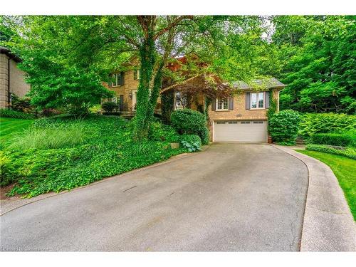 138 Uphill Court, Ancaster, ON - Outdoor