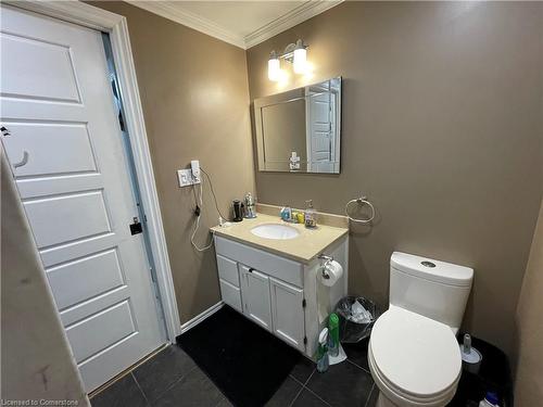 18 Rosewell Street, Hamilton, ON - Indoor Photo Showing Bathroom