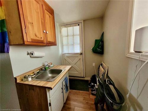 15 Cornell Avenue, Kitchener, ON - Indoor Photo Showing Kitchen