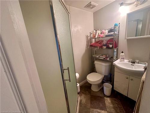 15 Cornell Avenue, Kitchener, ON - Indoor Photo Showing Bathroom