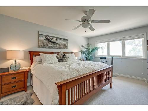 1069 Beach Boulevard, Hamilton, ON - Indoor Photo Showing Bedroom