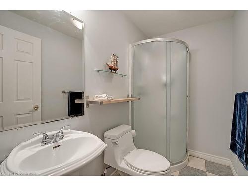 1069 Beach Boulevard, Hamilton, ON - Indoor Photo Showing Bathroom